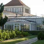 Hotel Les Sources De Caudalie 5*